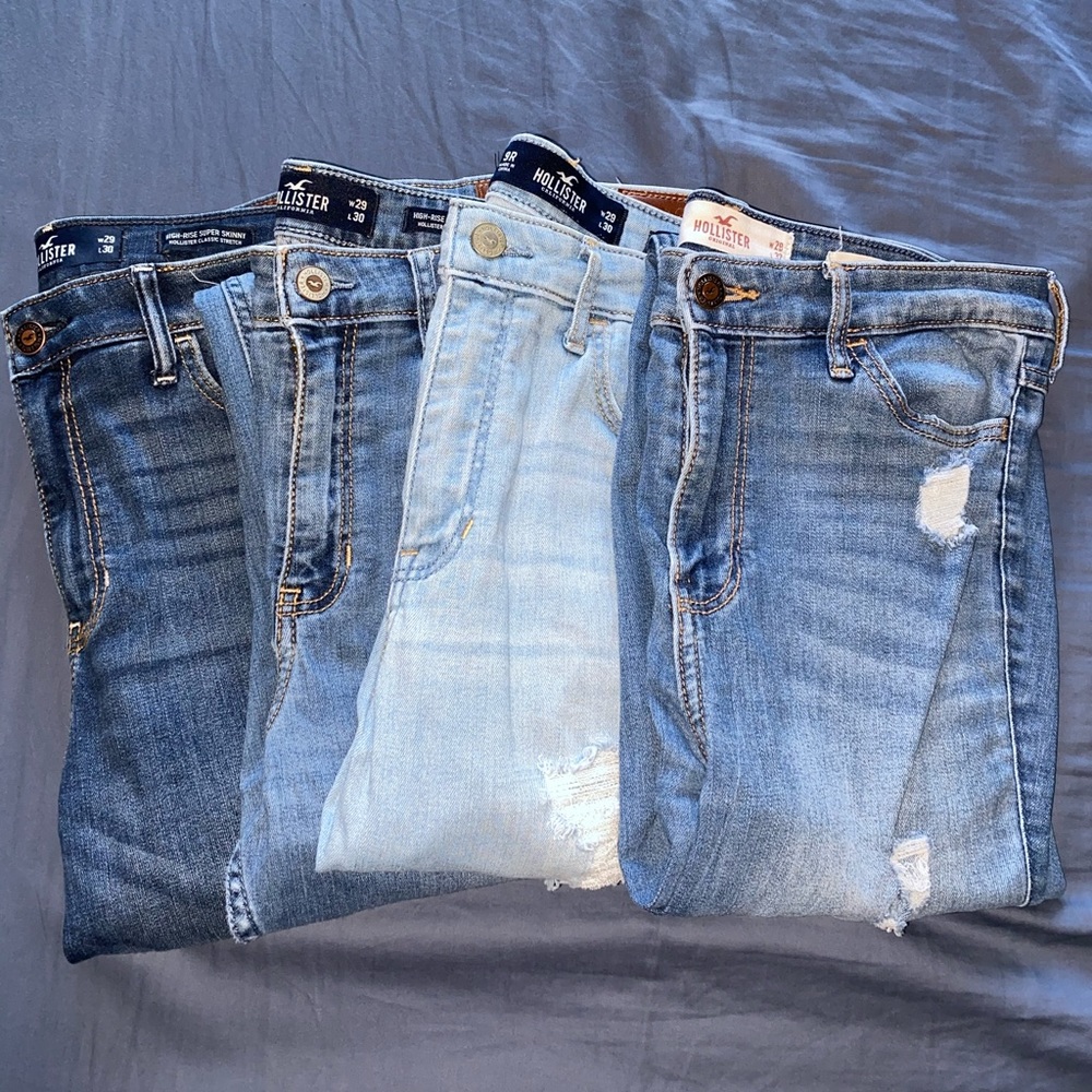 Hollister bundle of jeans!!
